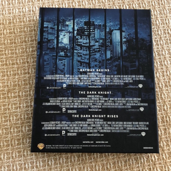 The Dark Knight Trilogy 5 DVD boxed collection - Picture 4 of 12
